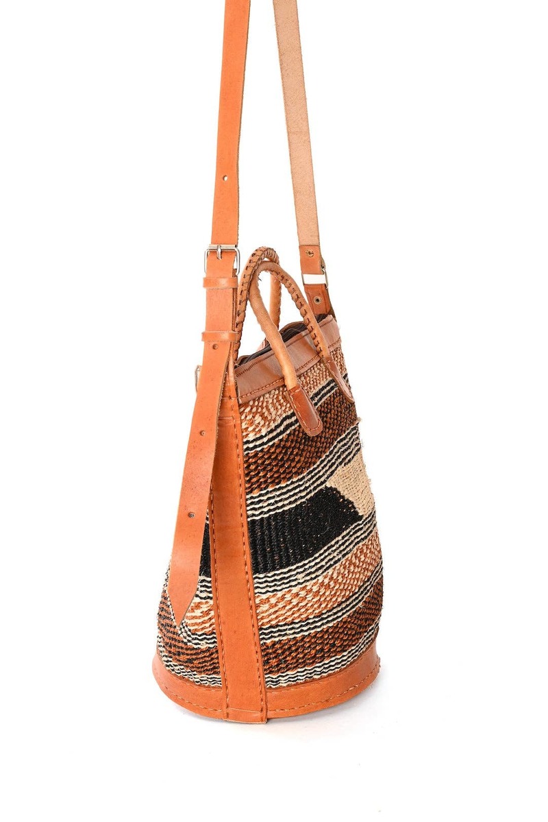 Swahili | AFRICAN MODERN Assorted Earthtone Sisal Handbag with Leather Straps and Round Leather Base