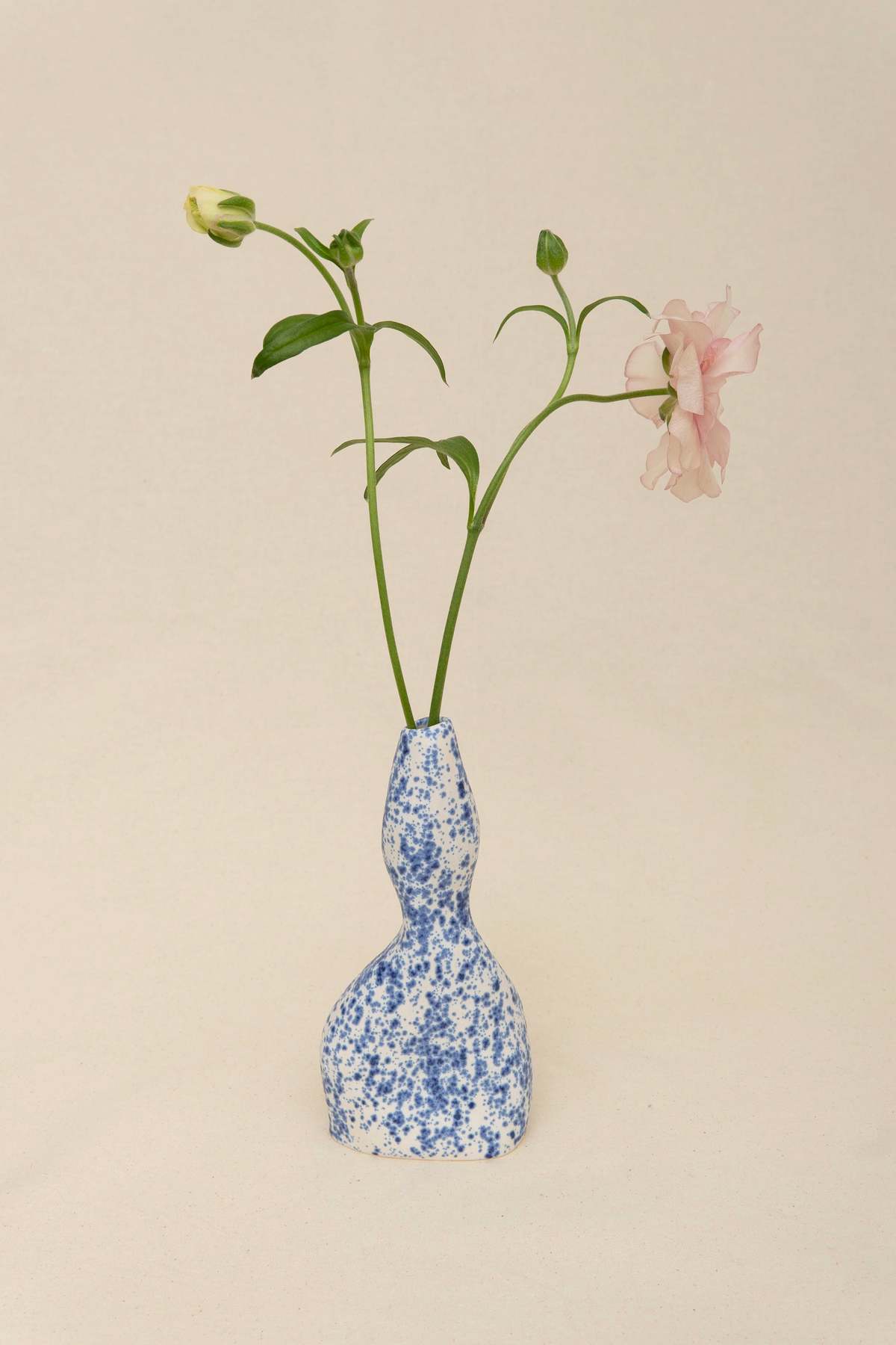 Doux Studio Ceramics Femme Vase 1 - Image 6 of 13