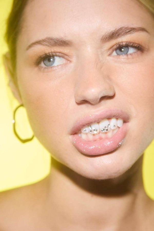 Never Have I Ever Classic Glam DIY Tooth Gem Kit