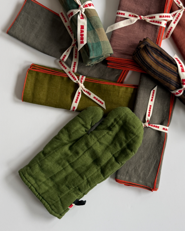 MADRE Oven Mitt