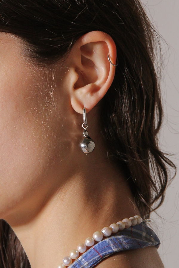 Par Moi Pepita Huggies Earrings