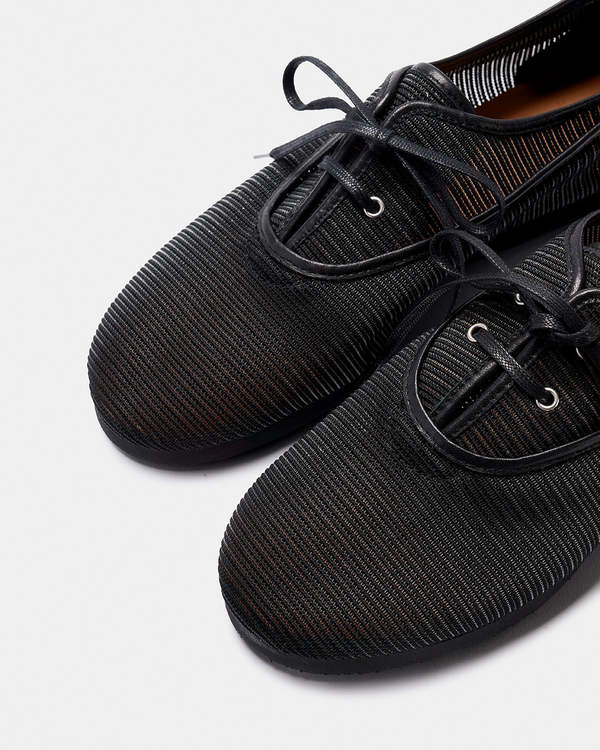 Naguisa Carmen Black Mesh Oxford Shoes