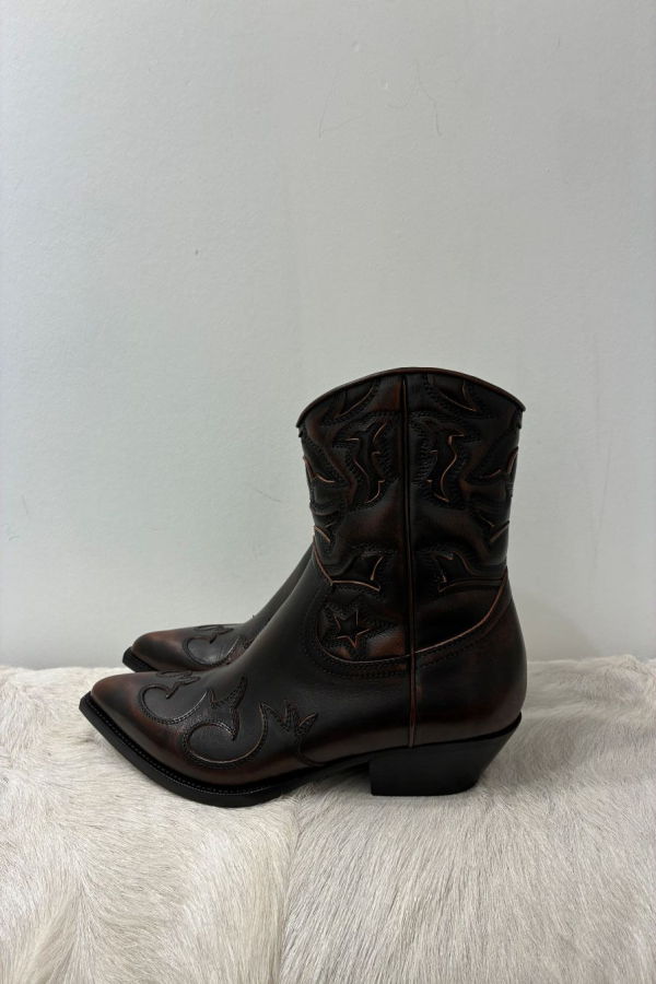 BUTTERO Flee Leather Ankle Boots