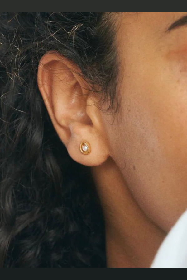 Meg Carina Hardy Pearl Stud Earrings