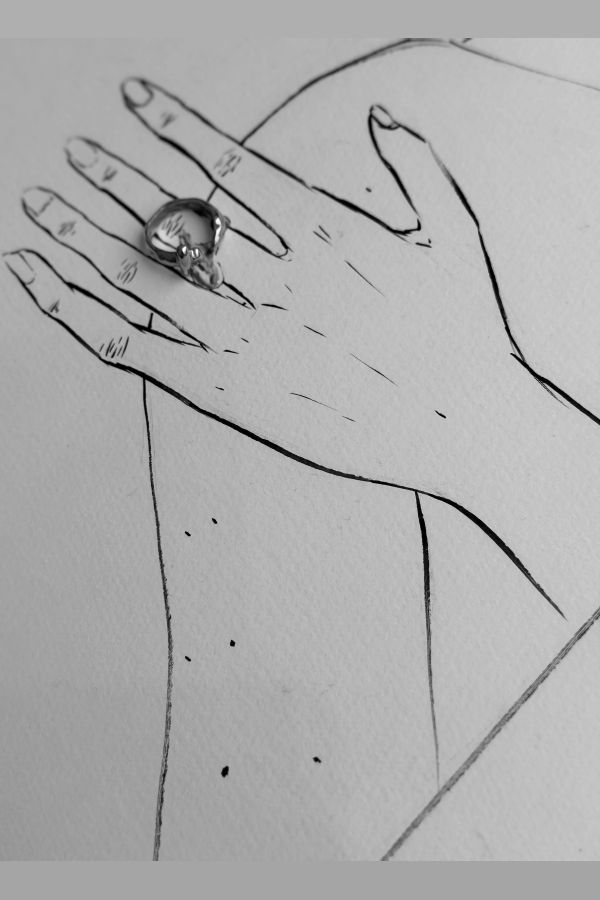 K M by L A N G E Silver Embrace – Series 04/36 Print