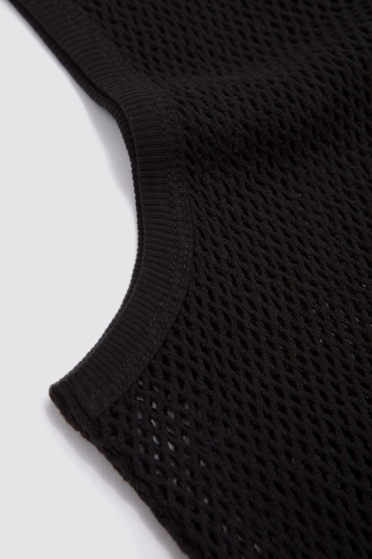 Gimaguas Mateo Top Tee - Image 4 of 5