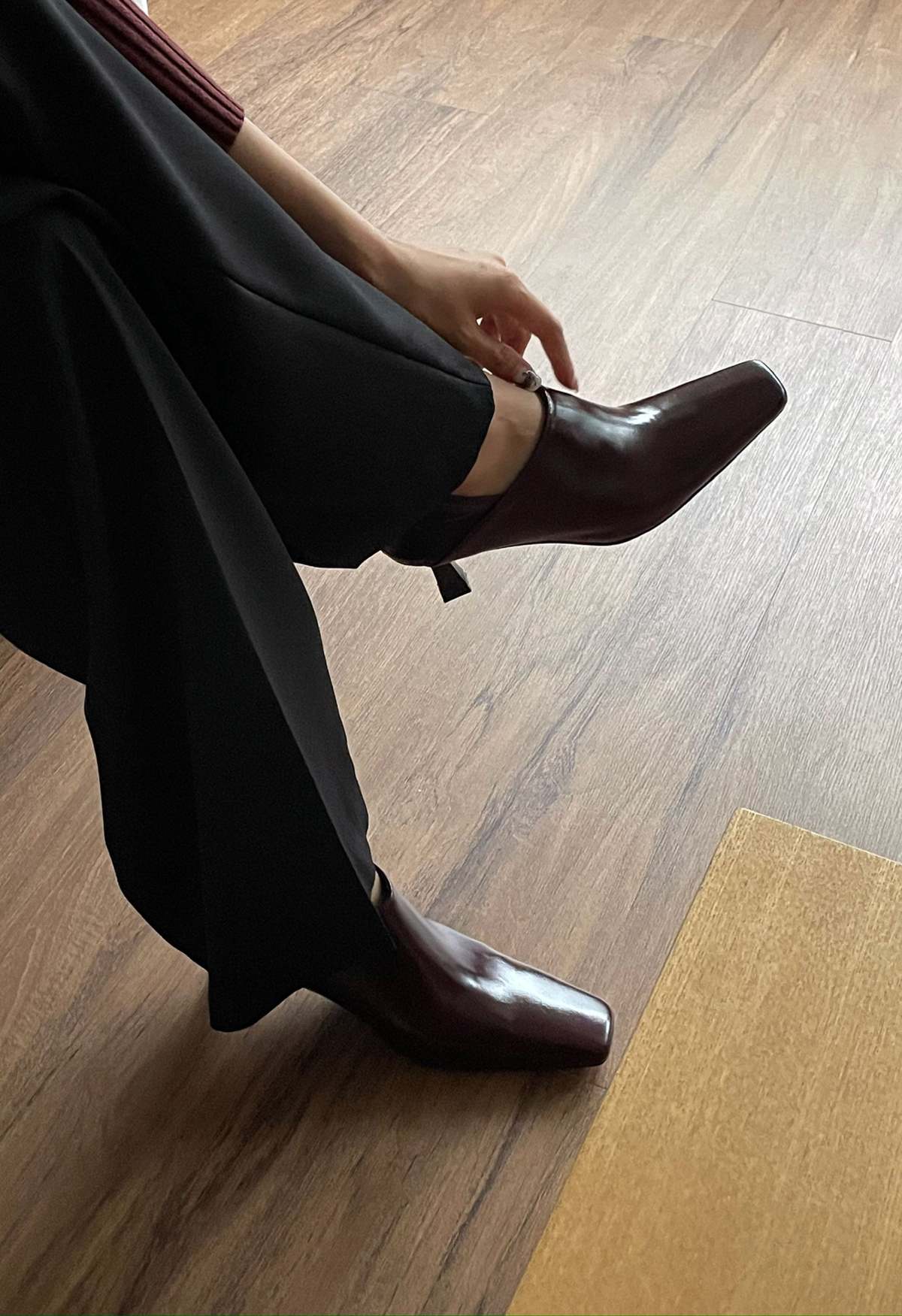 The NKC Store Jordaan Convertible Heel - Burgundy - Image 2 of 7