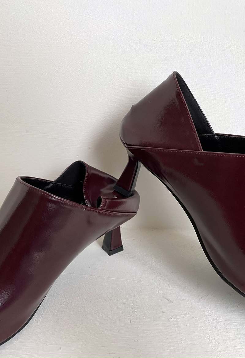 The NKC Store Jordaan Convertible Heel - Burgundy