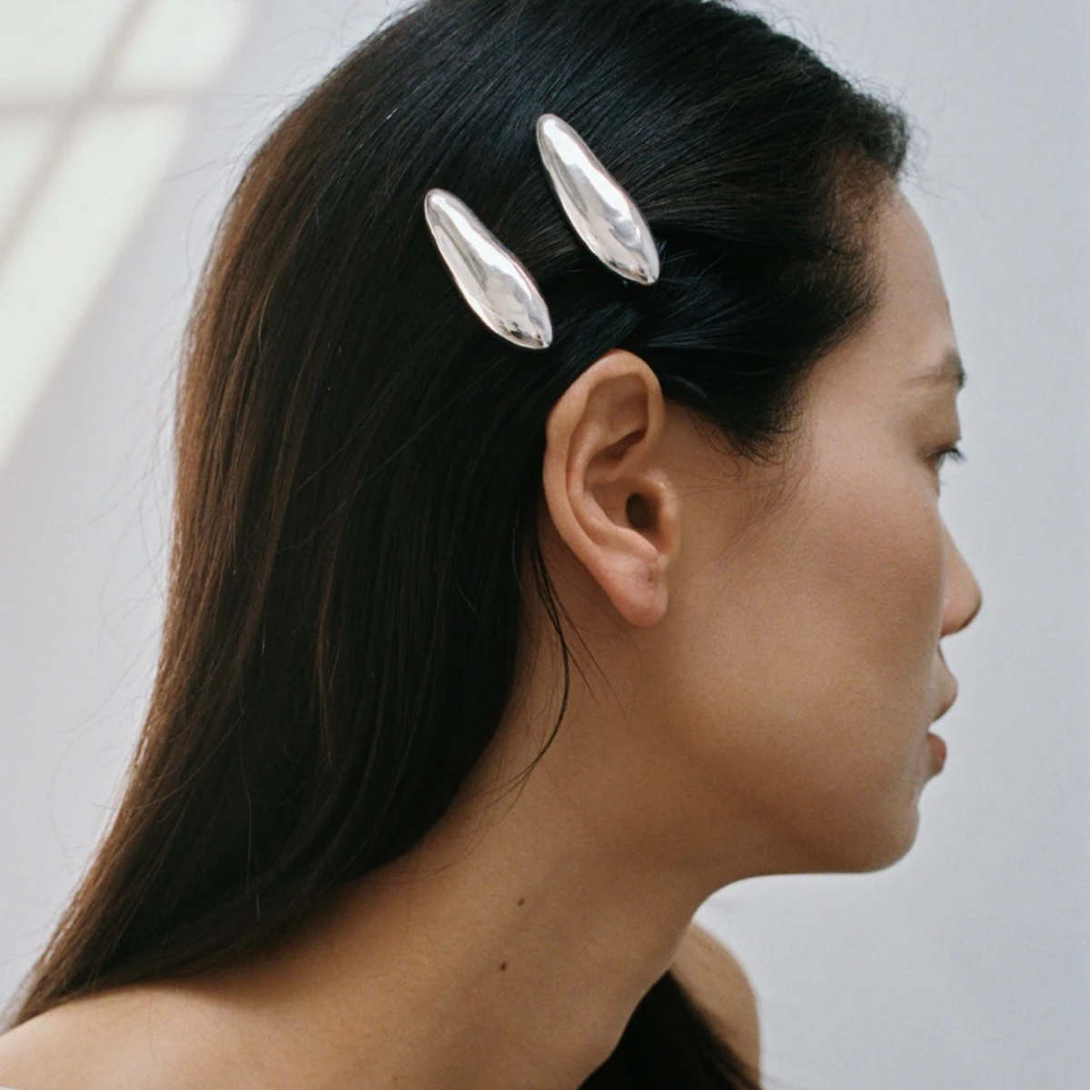 Wolf Circus Bean Hair Clip - Image 1 of 4