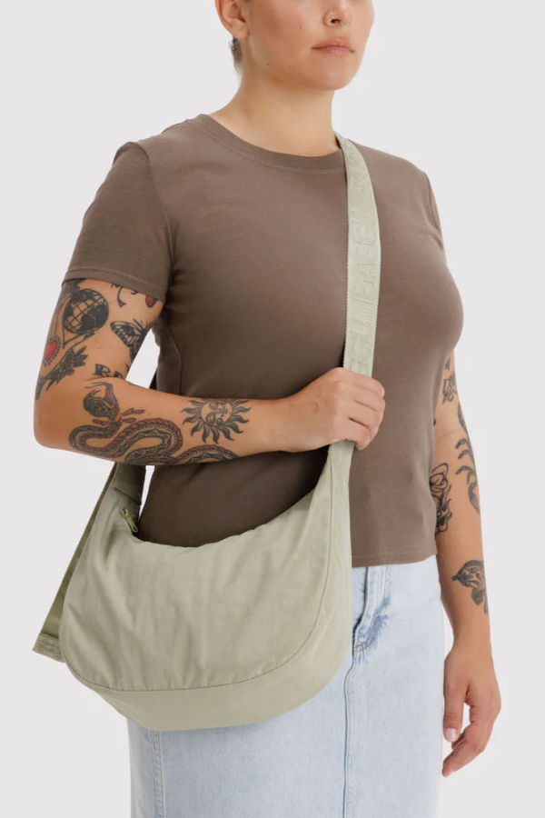 BAGGU Medium Nylon Crescent Bag