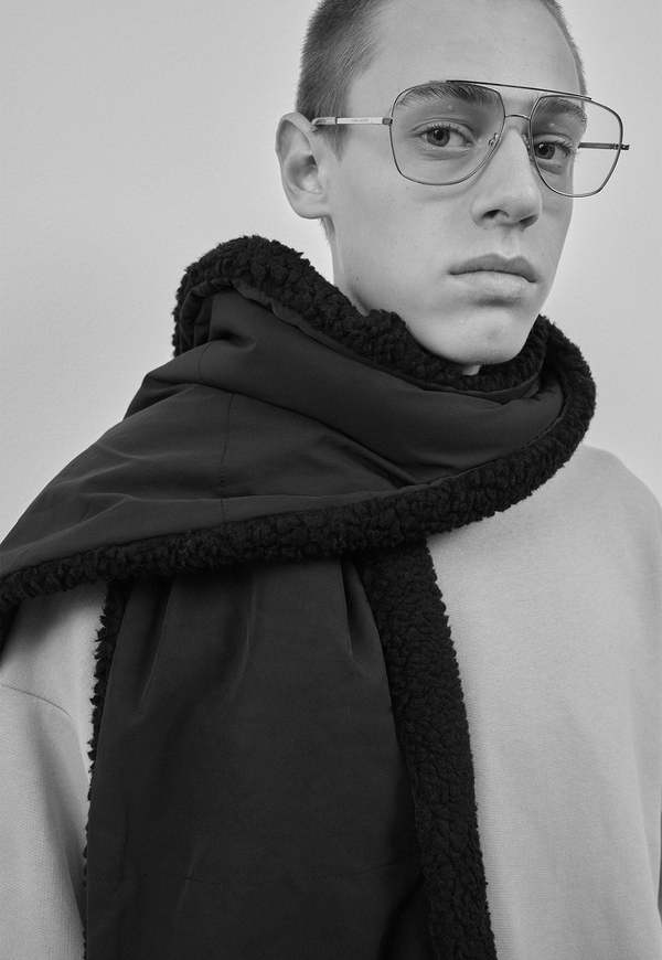 Embassy of Bricks & Logs Bayonne Sherpa Scarf - Black