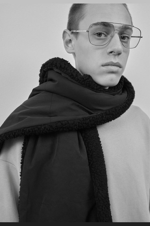 Embassy of Bricks & Logs Bayonne Sherpa Scarf - Black