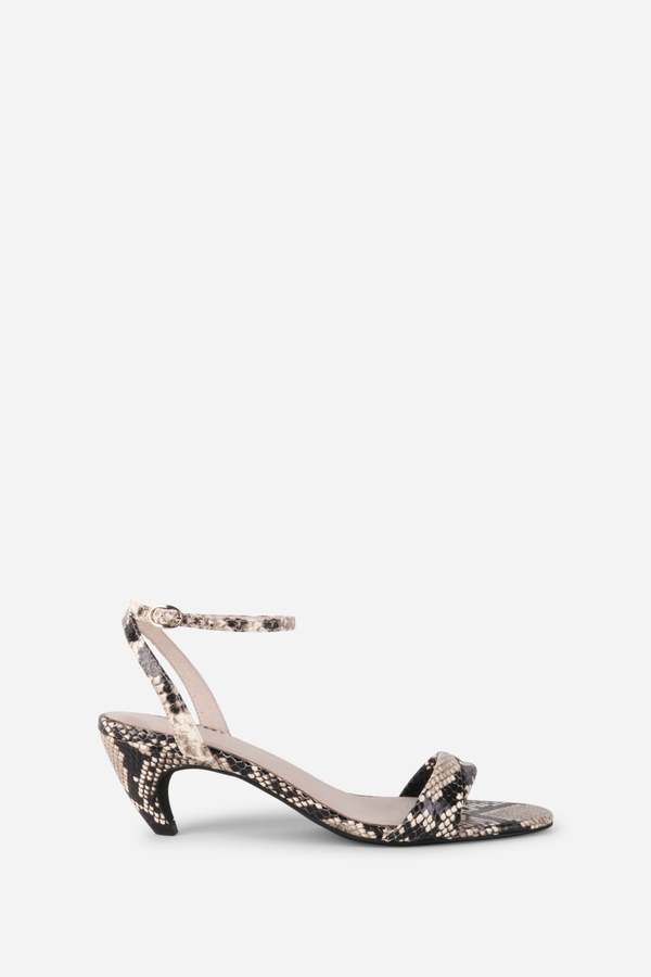 INTENTIONALLY __________. Liani Heel