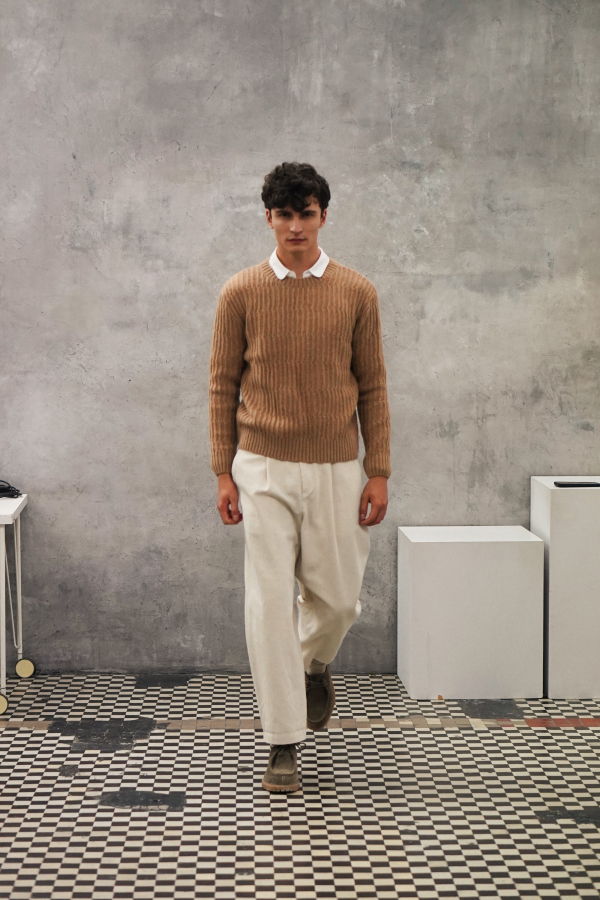 Delikatessen Crewneck Sweater - Photoshoot Sample