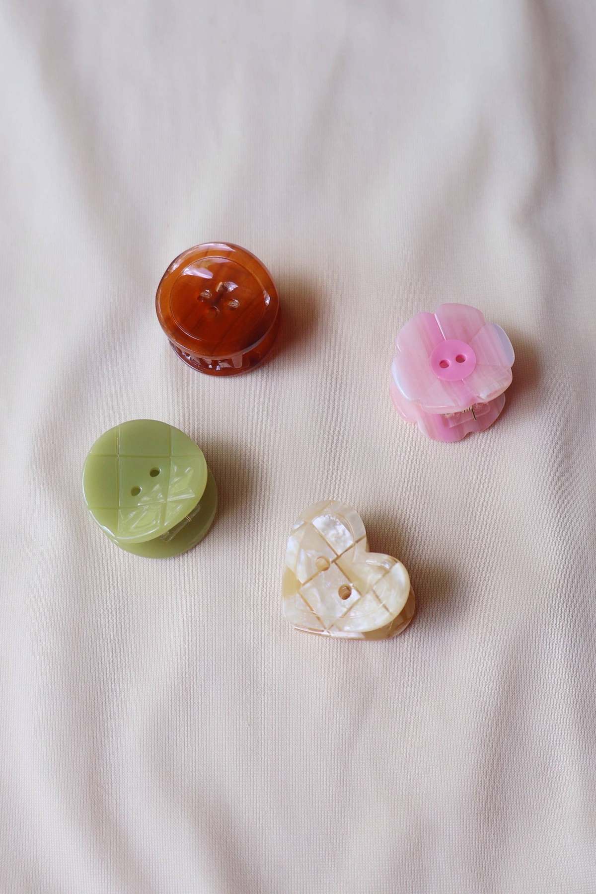 Hey Ricochet Button Mini Claw Set Hair Clips - Image 1 of 3