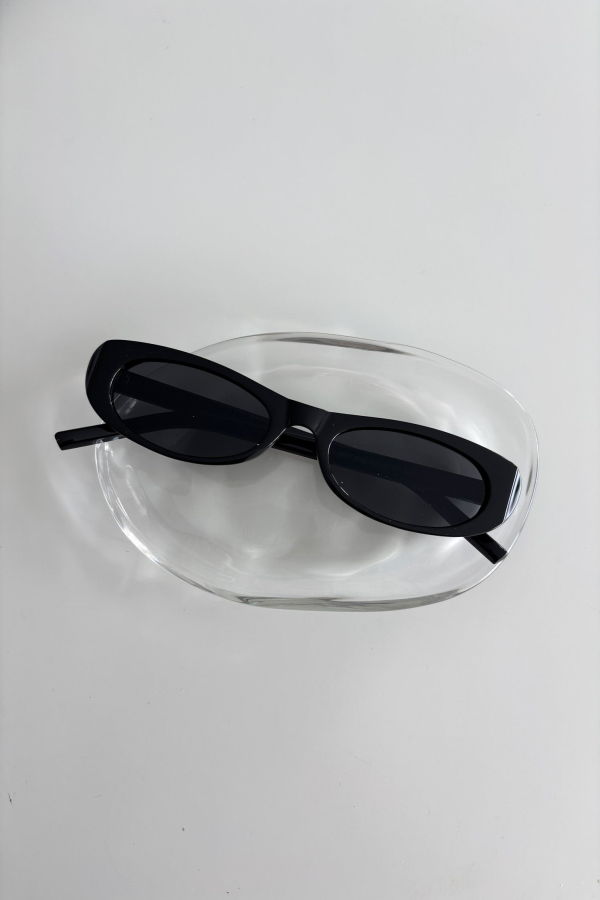 The NKC Store Elowen Sunglasses - Black