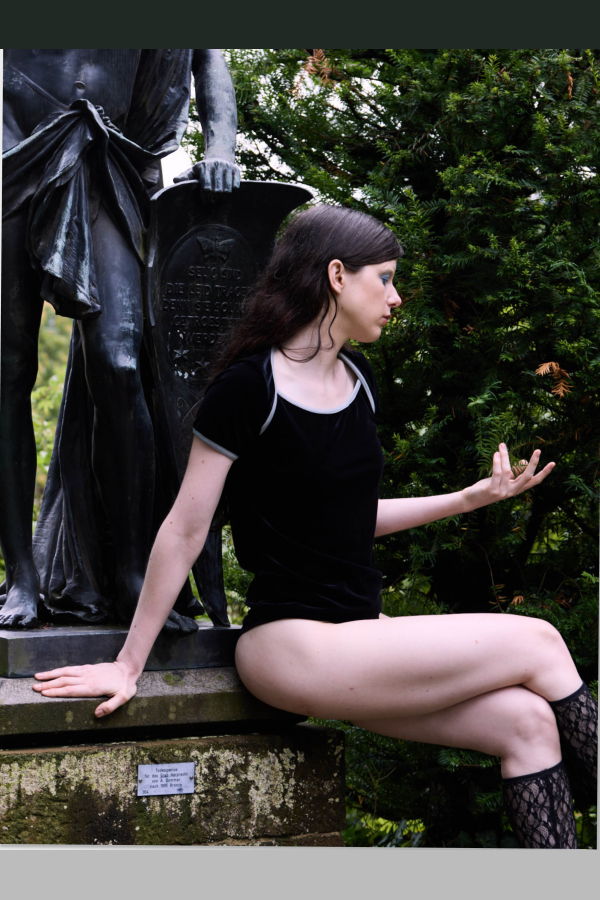 Simone Wild Velvet Tumble Tee Top - Black