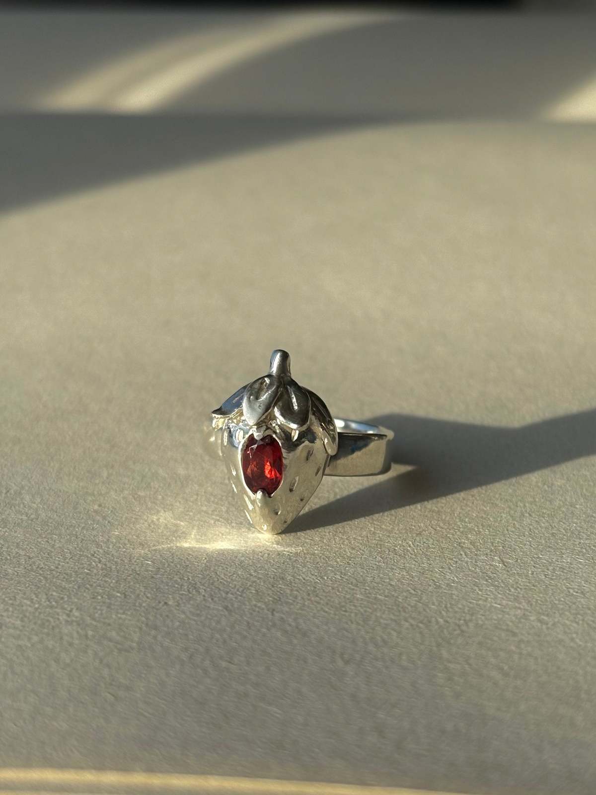 Wild Silver Strawberry Garnet Ring - Image 3 of 6