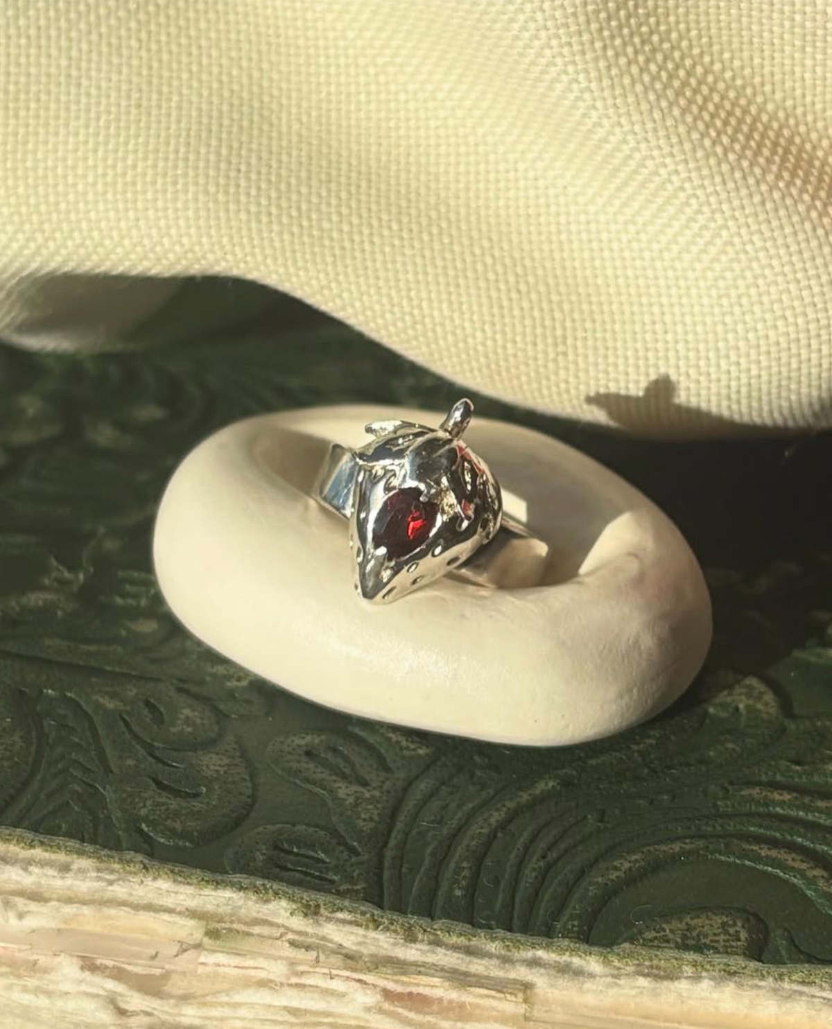 Wild Silver Strawberry Garnet Ring - Image 4 of 6