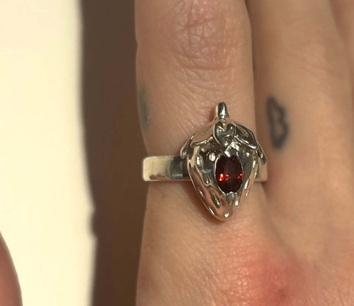 Wild Silver Strawberry Garnet Ring - Image 5 of 6