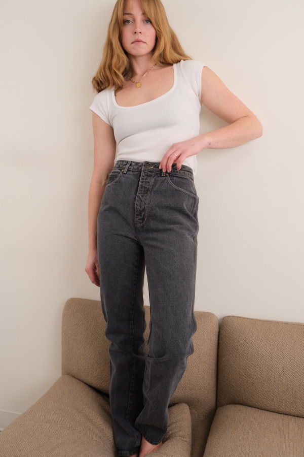 Hermine Vintage 90s Iron Wash High-Waisted Jeans - Gray