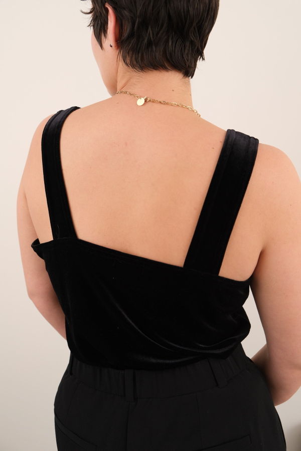 Hermine Vintage 90s Obsidian Velvet Sleeveless Tank Top - Black