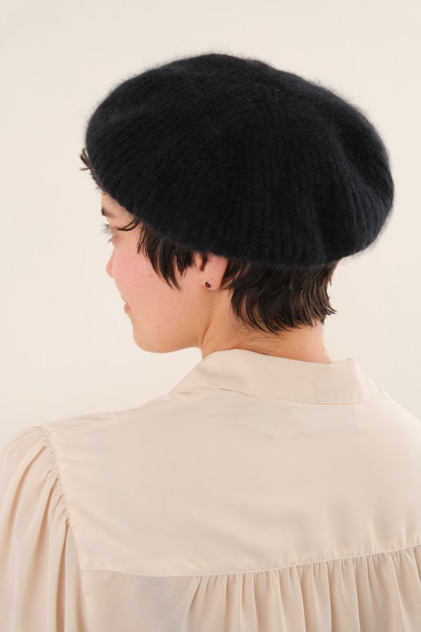 Hermine Vintage 80s Raven Angora Wool Blend Beret - Black