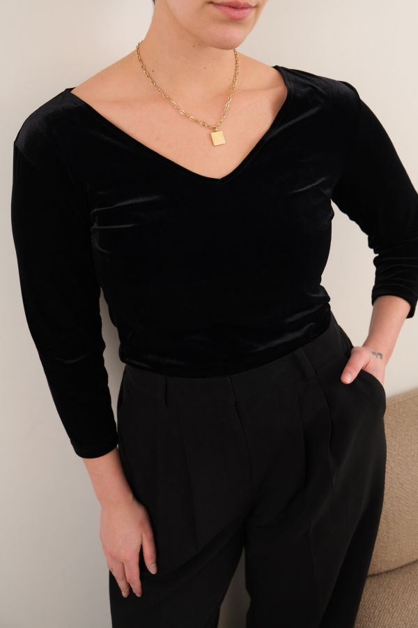 Hermine Vintage 90s Char Velvet Stretch V-Neck Top - Black