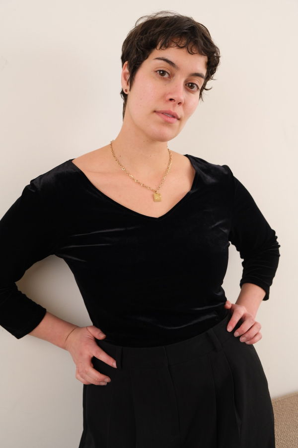 Hermine Vintage 90s Char Velvet Stretch V-Neck Top - Black