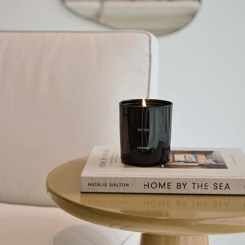 Lumira No352 Leather & Cedar Candle