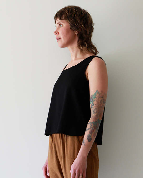 me and arrow Box Tank - Black