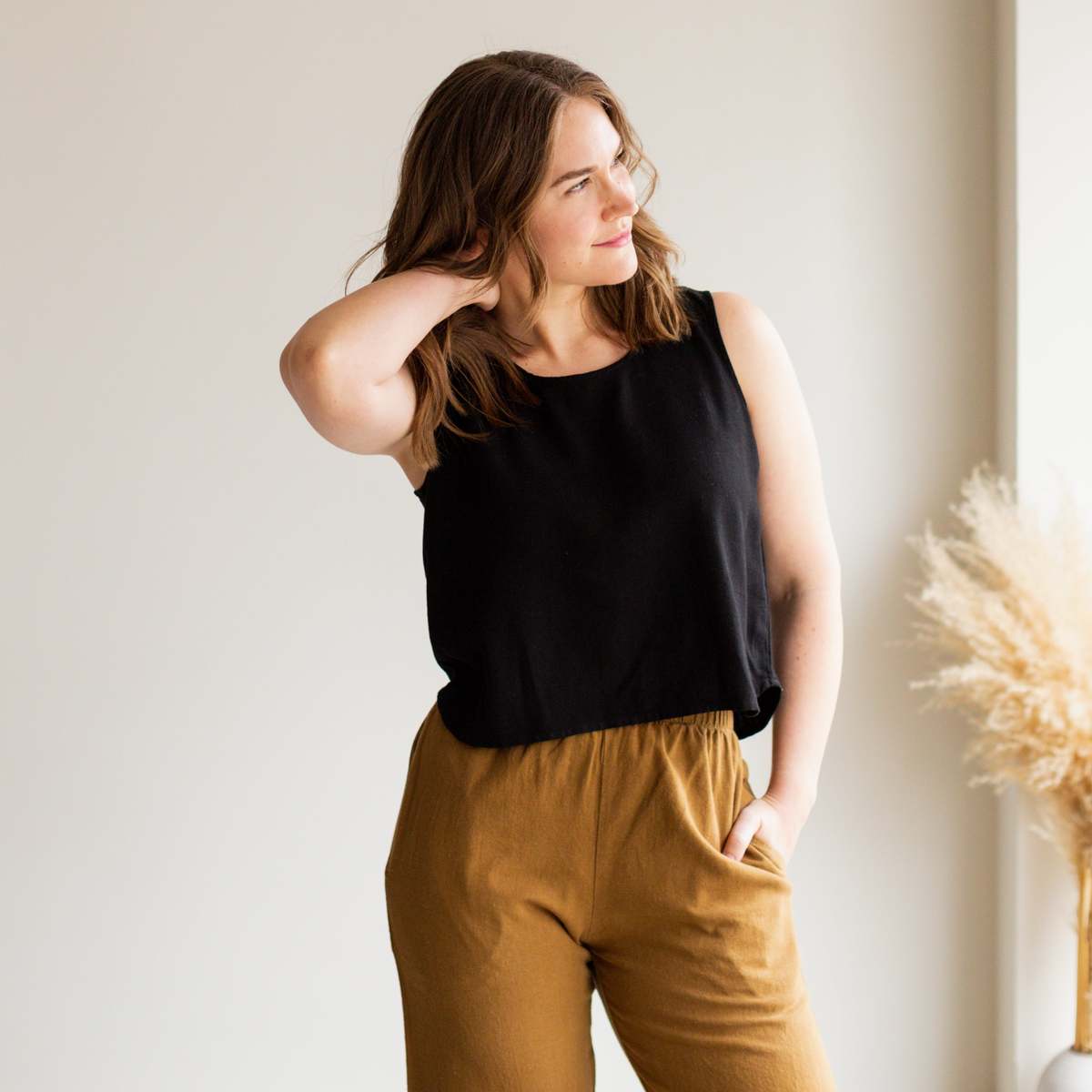 me and arrow Box Tank - Black - Image 4 of 6