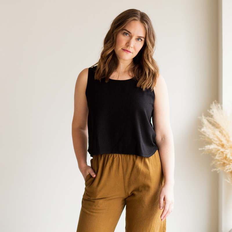 me and arrow Box Tank - Black