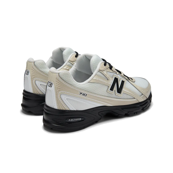 New Balance U7404OO Shoe