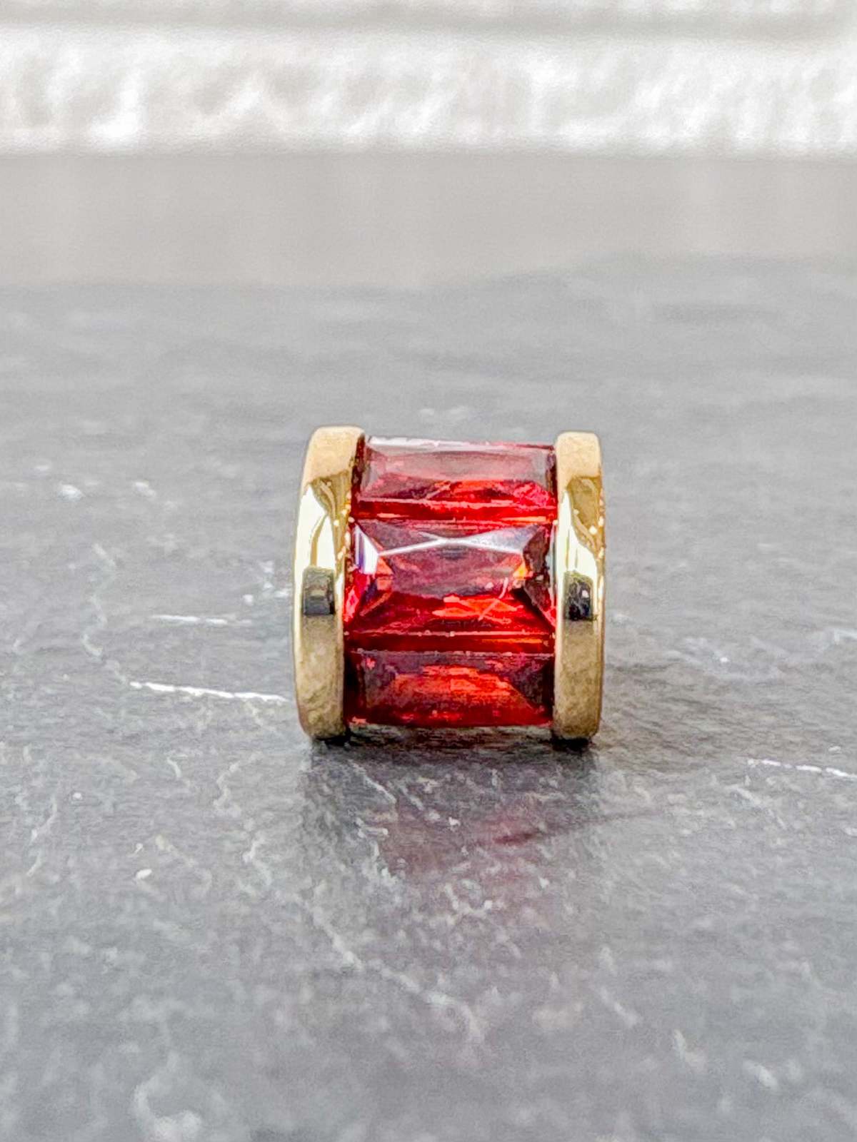 Thatch Delphin Red Bead Charm - Image 2 of 4