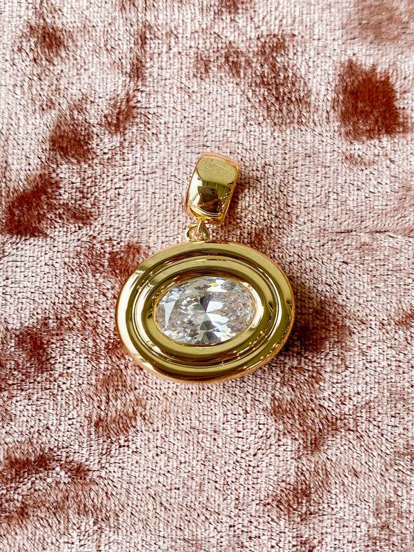 Thatch Starlet Oval Charm