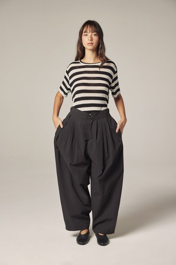 amente Back Elastic Pleated Pants - Black