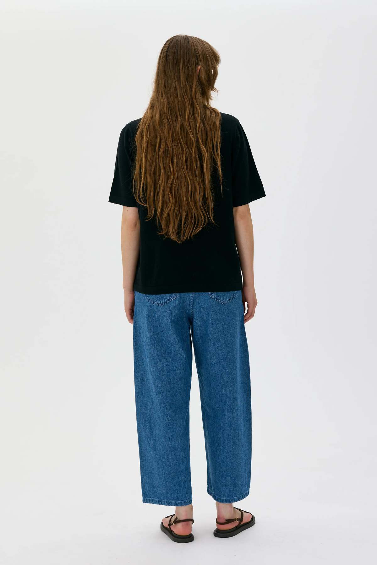 Maska Manna Light Knitted Organic Cotton Cashmere T-Shirt - Image 2 of 4