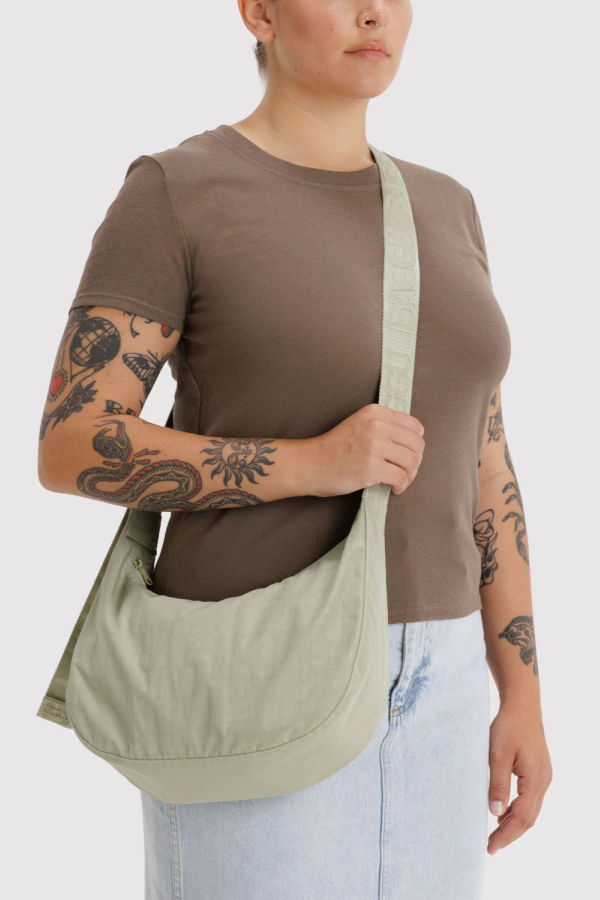 BAGGU Medium Nylon Crescent Bag