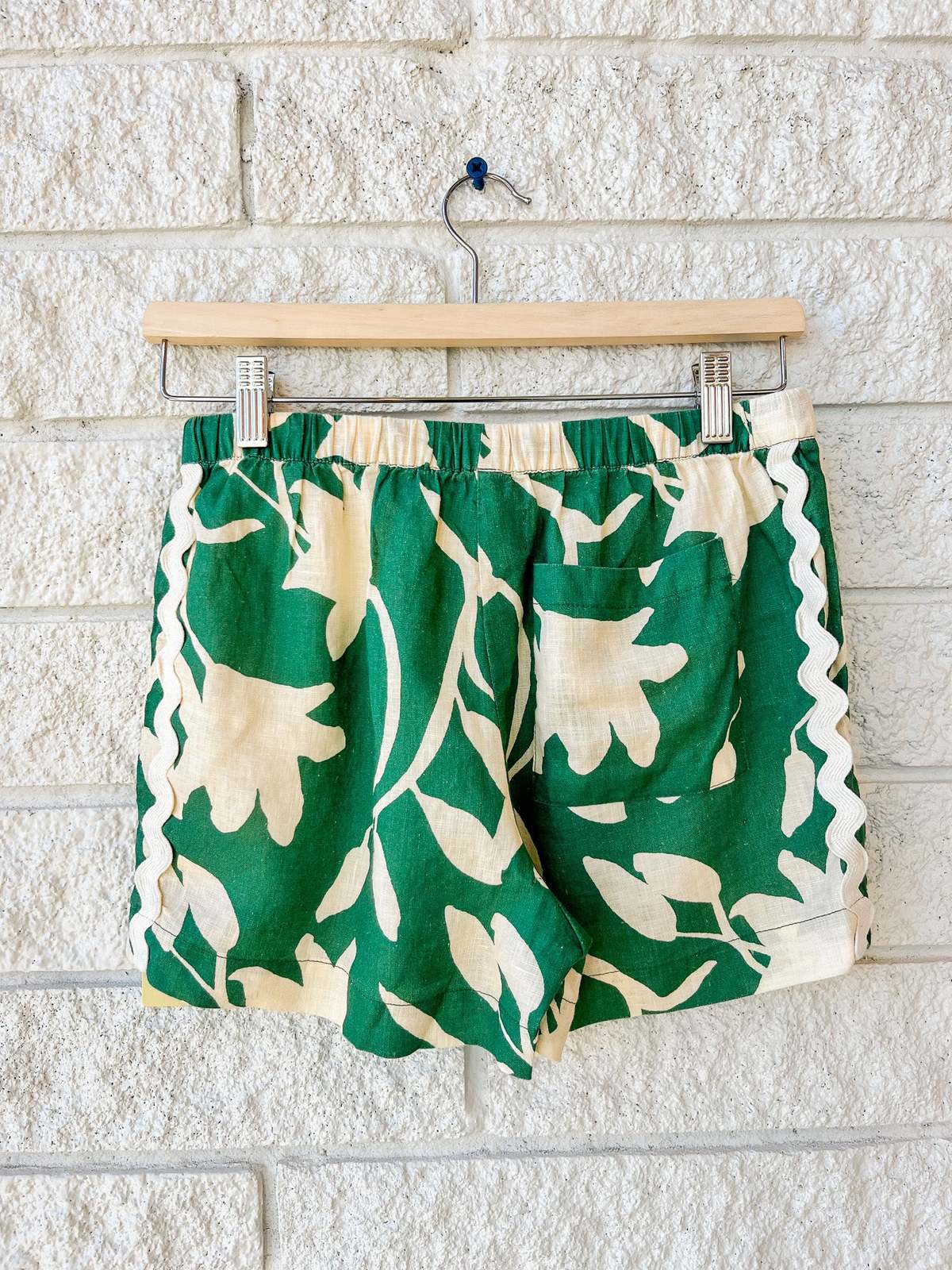 Trovata Charlie Short Shorts - Madalena Floral - Image 2 of 4