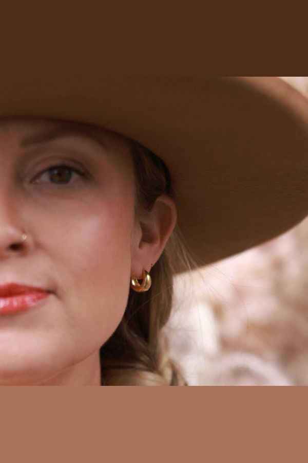 Amano Studio Sofia Huggie Hoops - Gold