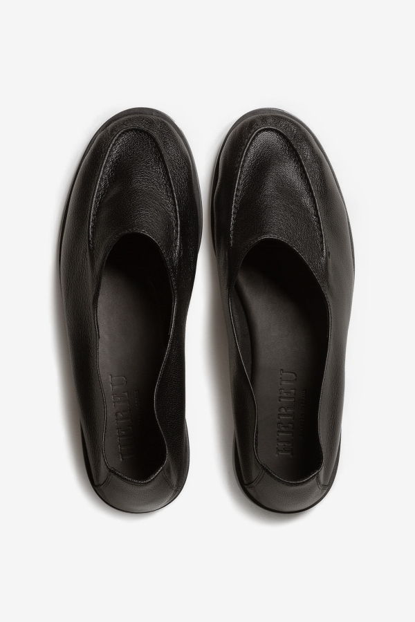Hereu Juliol Winter Supple Shiny Loafers - Black