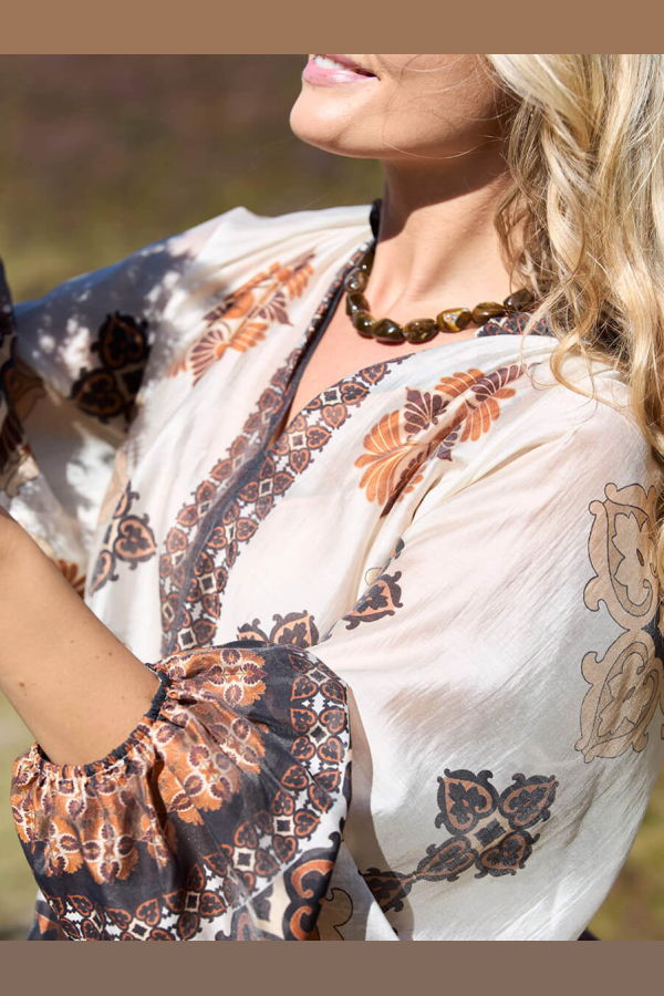 BLACK COLOUR Lyon Necklace