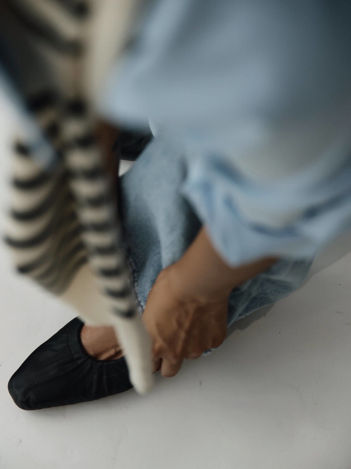 ALTA Gemma Tie-Top Leather Flats - Black - Image 4 of 5