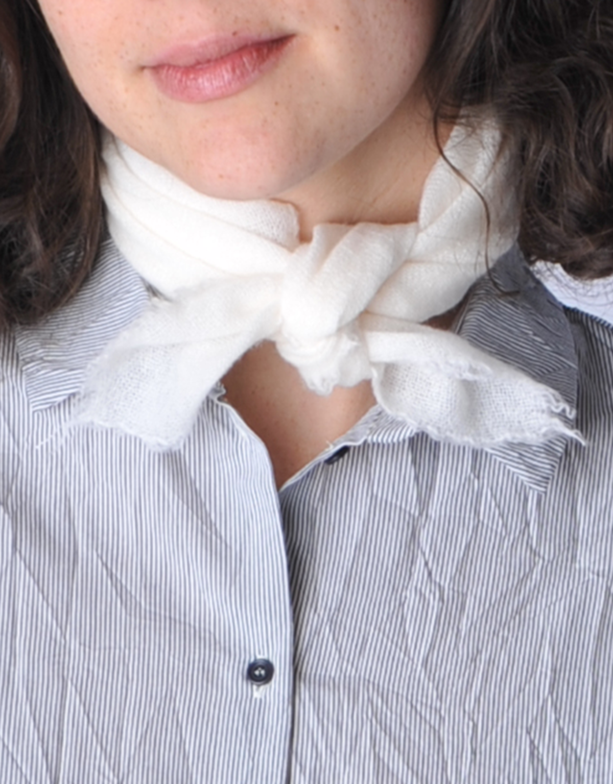 A Punto B Meringue Cashmere Neck Scarf - Image 2 of 2
