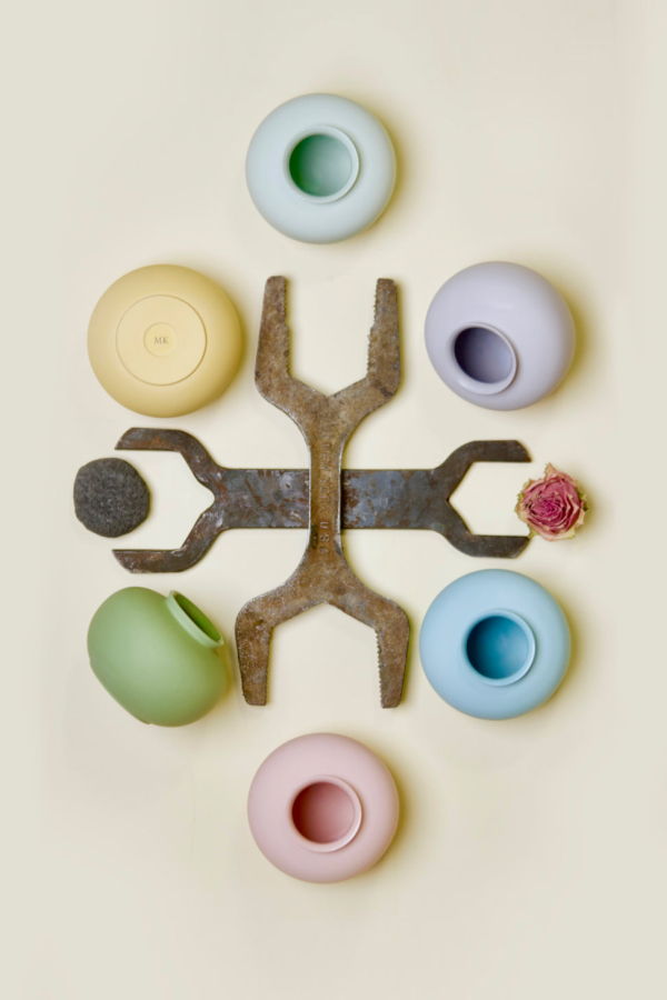 Middle Kingdom Matte Porcelain Mini Apple Vase