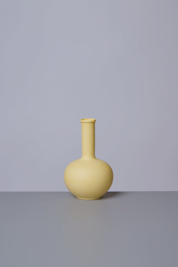 Middle Kingdom Matte Porcelain Mini Beauty Vase