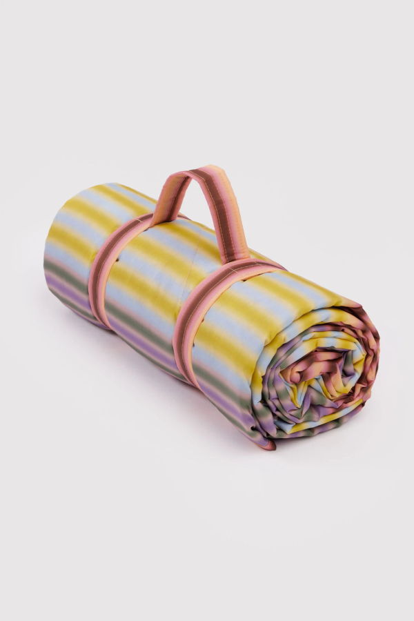 BAGGU Gradient Stripe Puffy Picnic Blanket