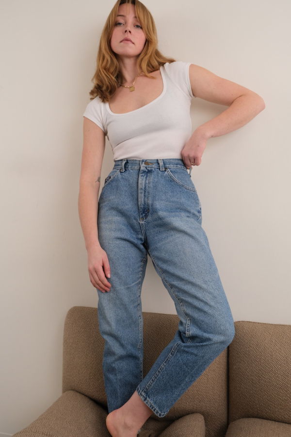 Hermine Vintage 90s Medium Wash High Waisted Five Pocket Jeans - Blue