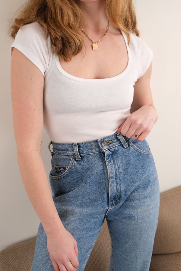 Hermine Vintage 90s Medium Wash High Waisted Five Pocket Jeans - Blue